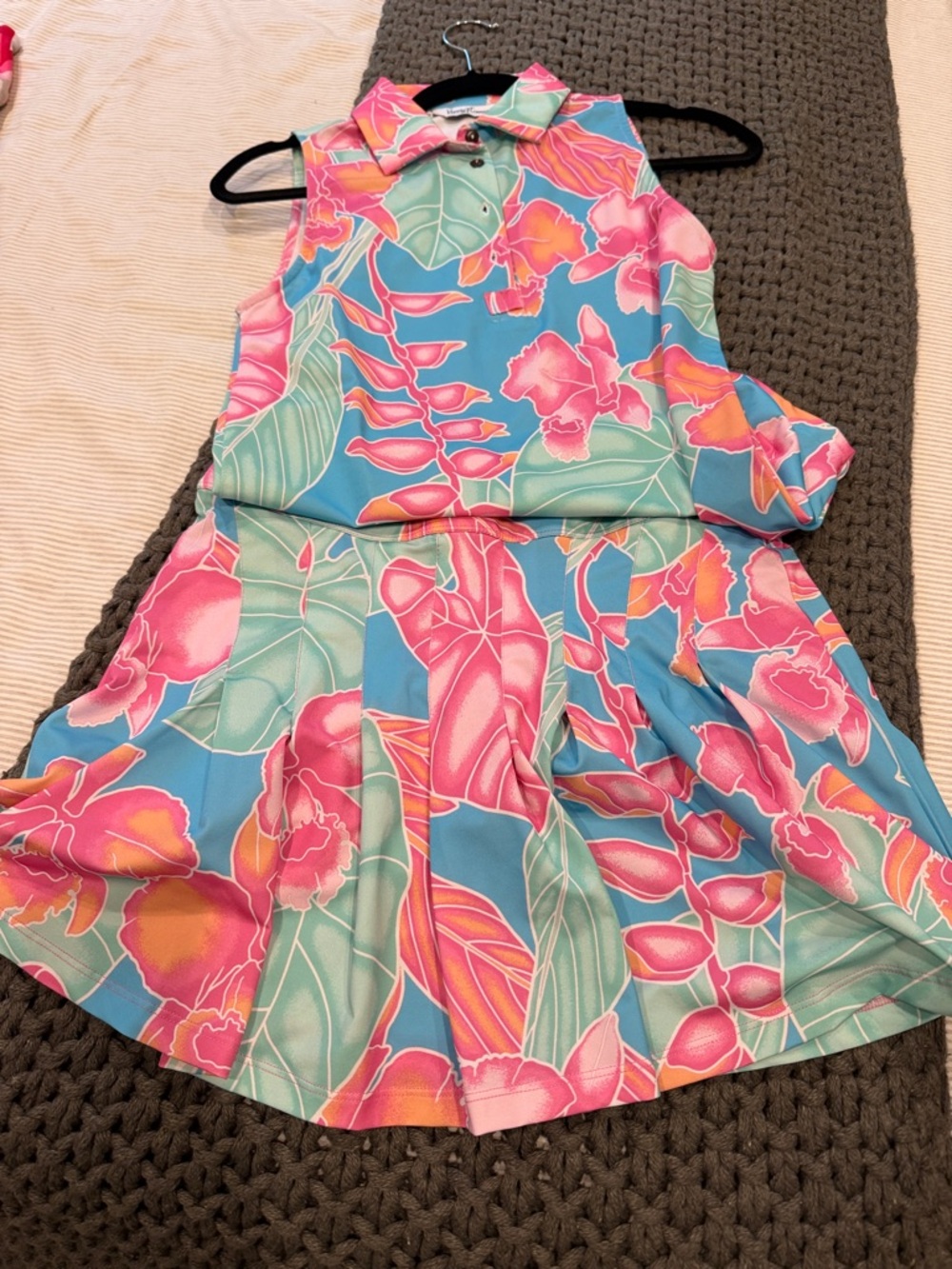Kenny Flowers Collared Sleeveless Tropical Dress in Blue, Pink & Green